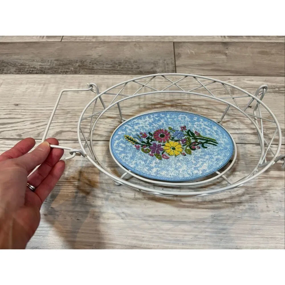 Temp-tations white wire basket trivet with ceramic floral insert